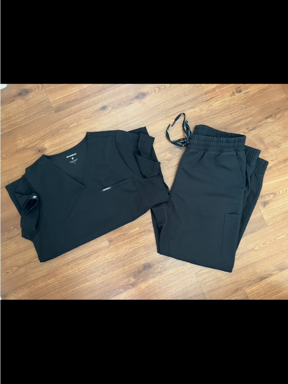 Jaanuu Black scrub set size M